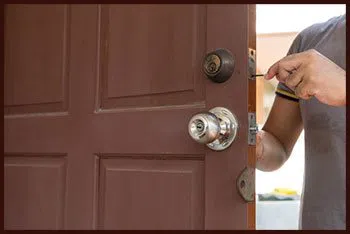 Locksmith Solution Services Evanston, IL 847-915-3682 Locksmith Solution Services Evanston, IL 847-915-3682